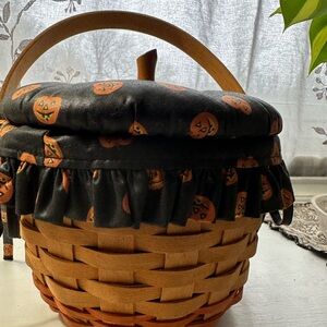 Longaberger Halloween Pumpkin Basket with Lid, Plastic and Cloth Liners